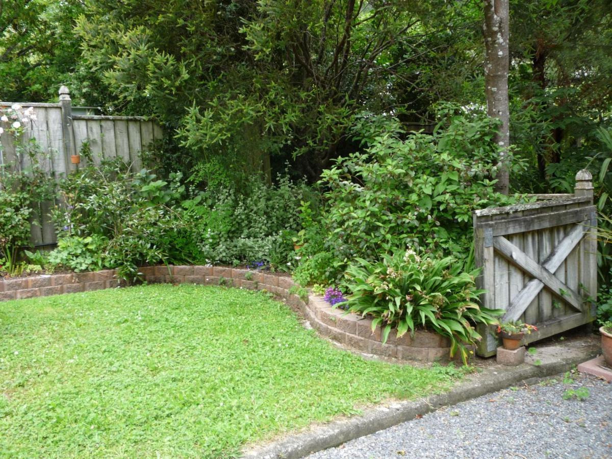 Twin Totara Cottage Upper Hutt Exterior foto